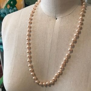 Faux champagne pearls 🥂 with strings knots